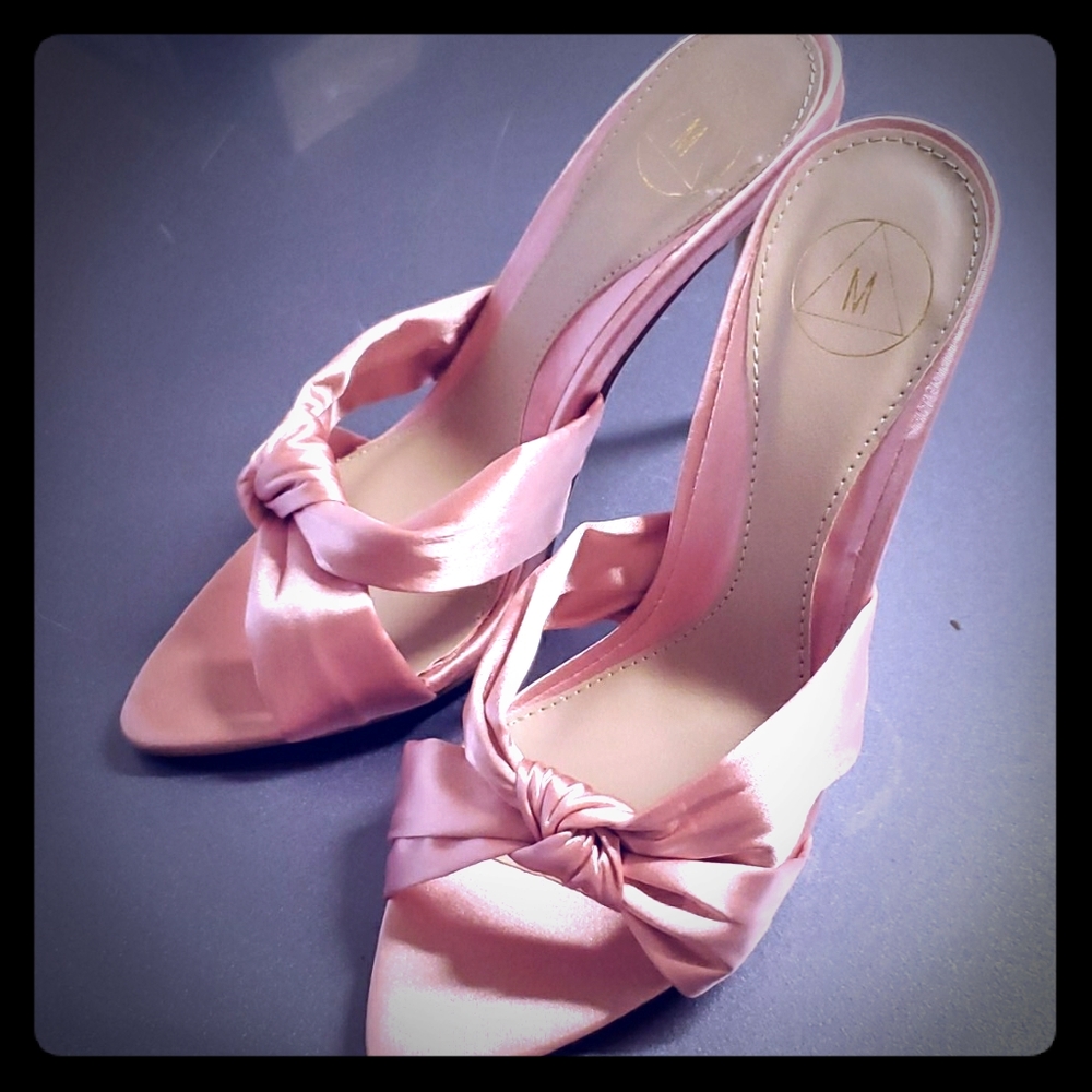 Pointed toe satin bow mule - Picture 1 of 5